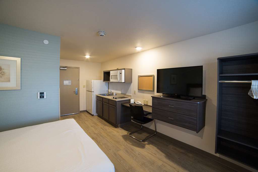 Woodspring Suites Broken Arrow Tulsa Room photo